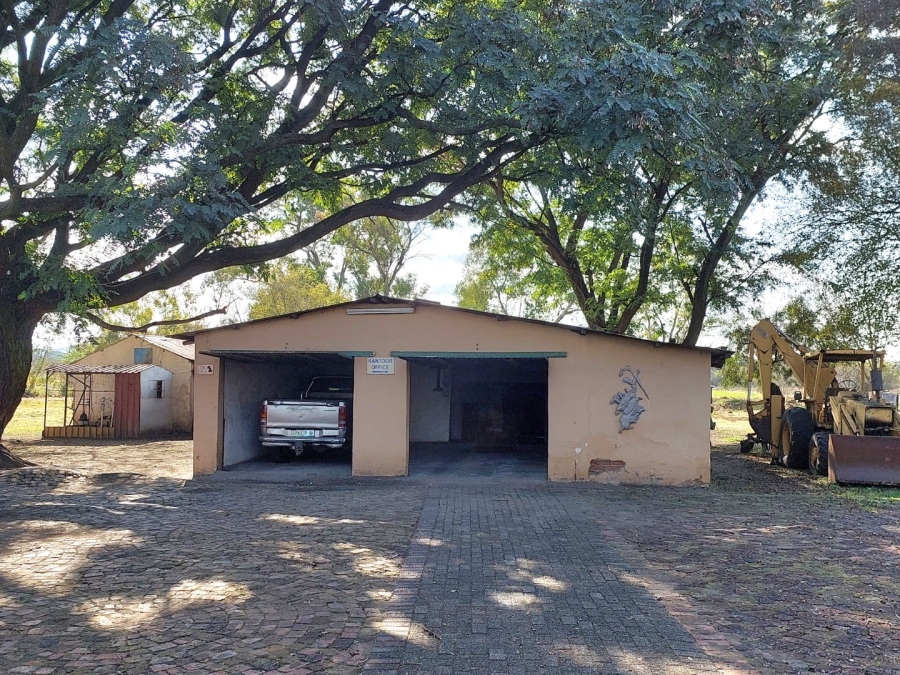 14 Bedroom Property for Sale in Krokodildrift A H North West